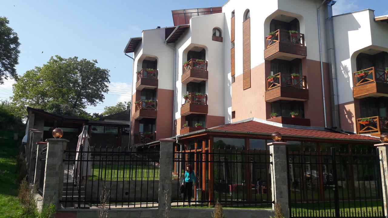 Lakata Guest House Zasele Bagian luar foto