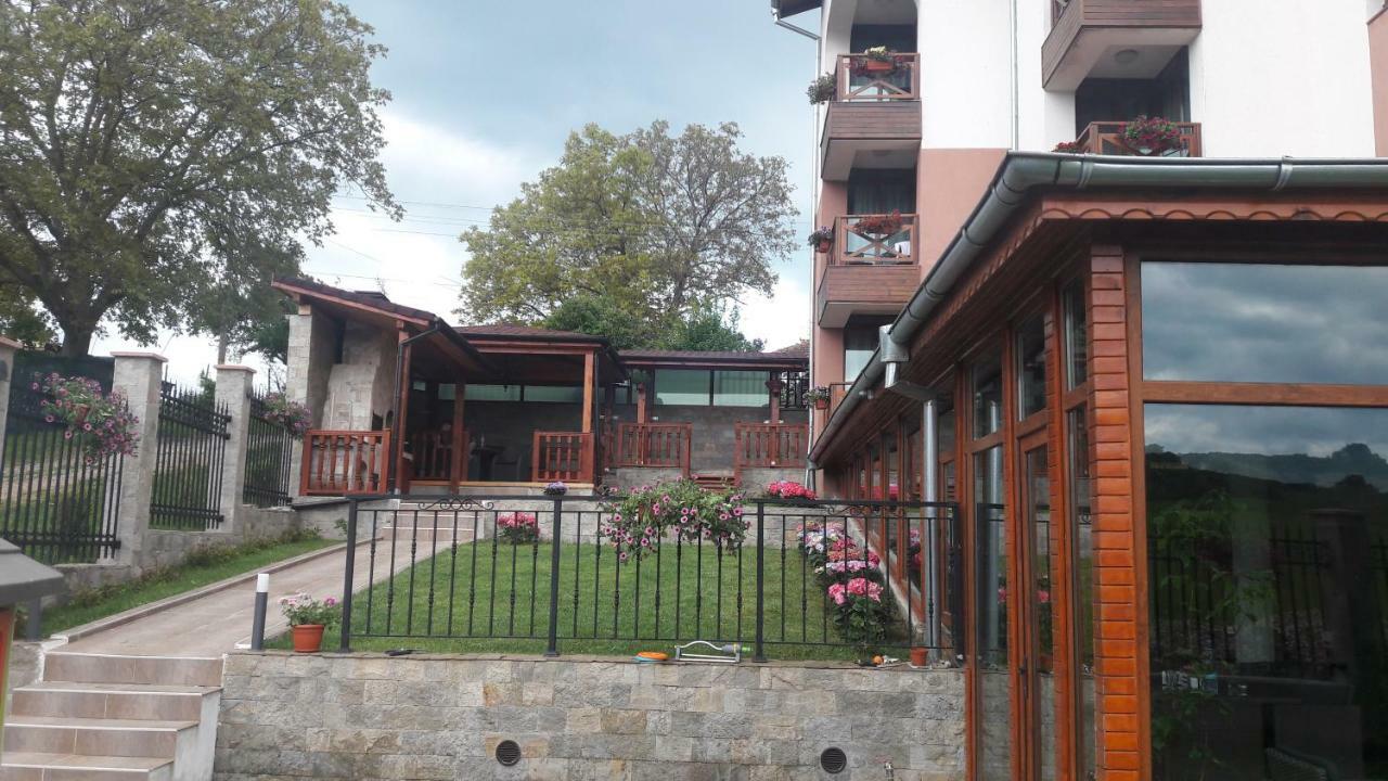 Lakata Guest House Zasele Bagian luar foto